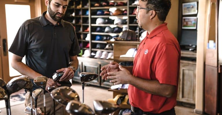 Quelles sont les exigences pour devenir un professionnel de golf ?