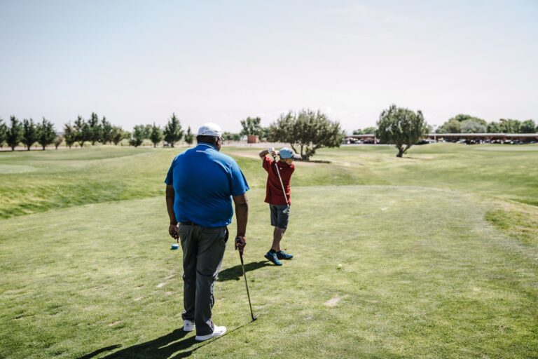 Quelles sont les règles essentielles pour débuter au golf?